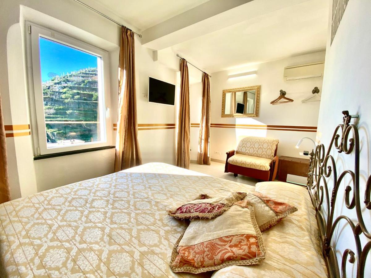 The Manarola Main Plaza Hotel Kültér fotó