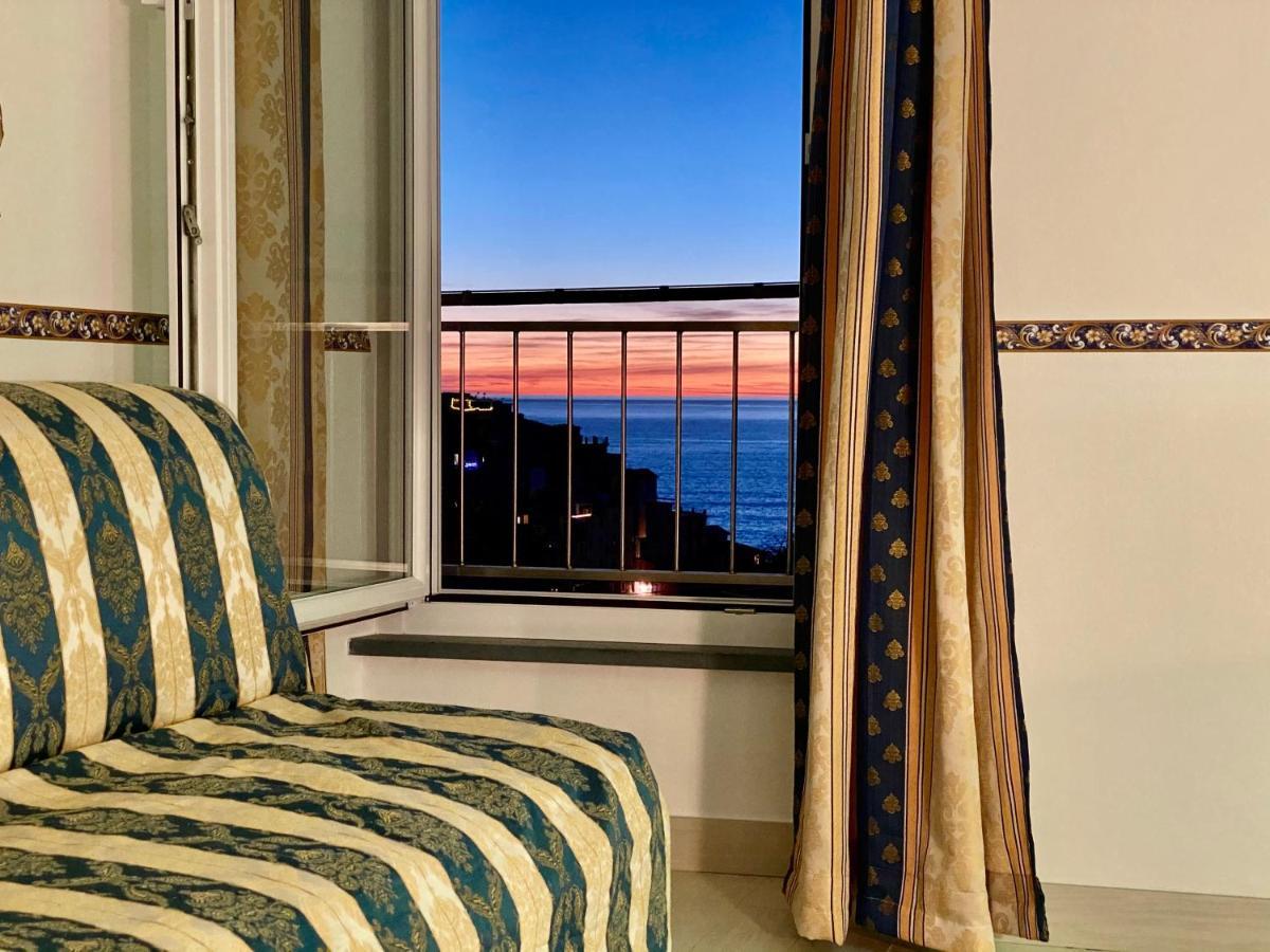 The Manarola Main Plaza Hotel Kültér fotó